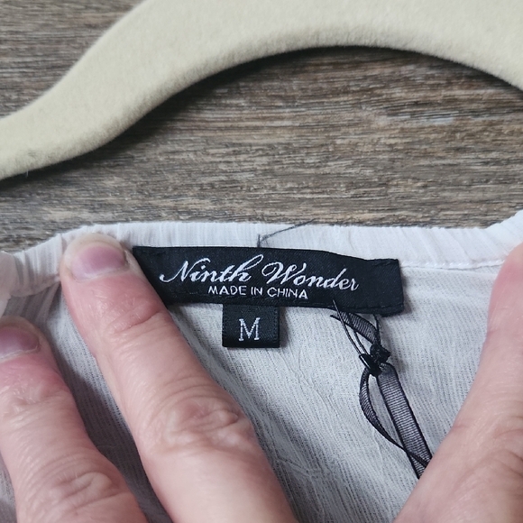 Ninth Wonder White Embroidered Women's Top Size medium NWT - Picture 2 of 5